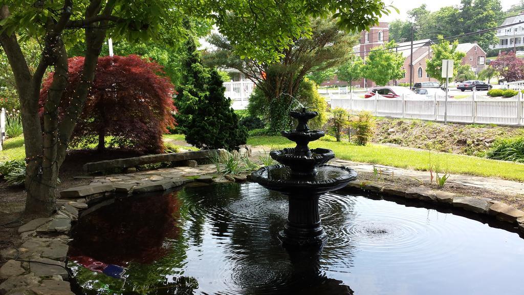 The Country Inn Of Berkeley Springs Bagian luar foto